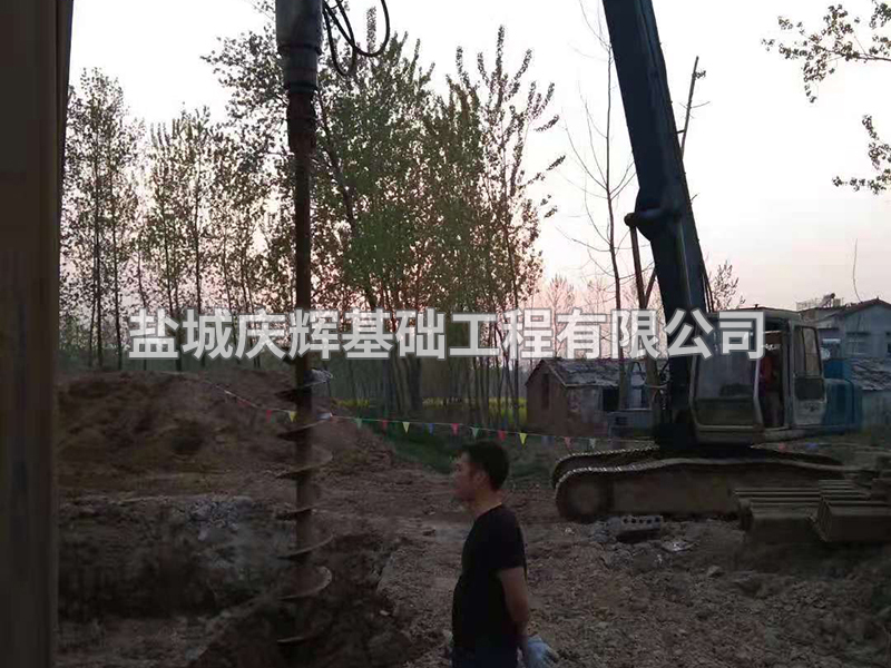 引孔旋挖機